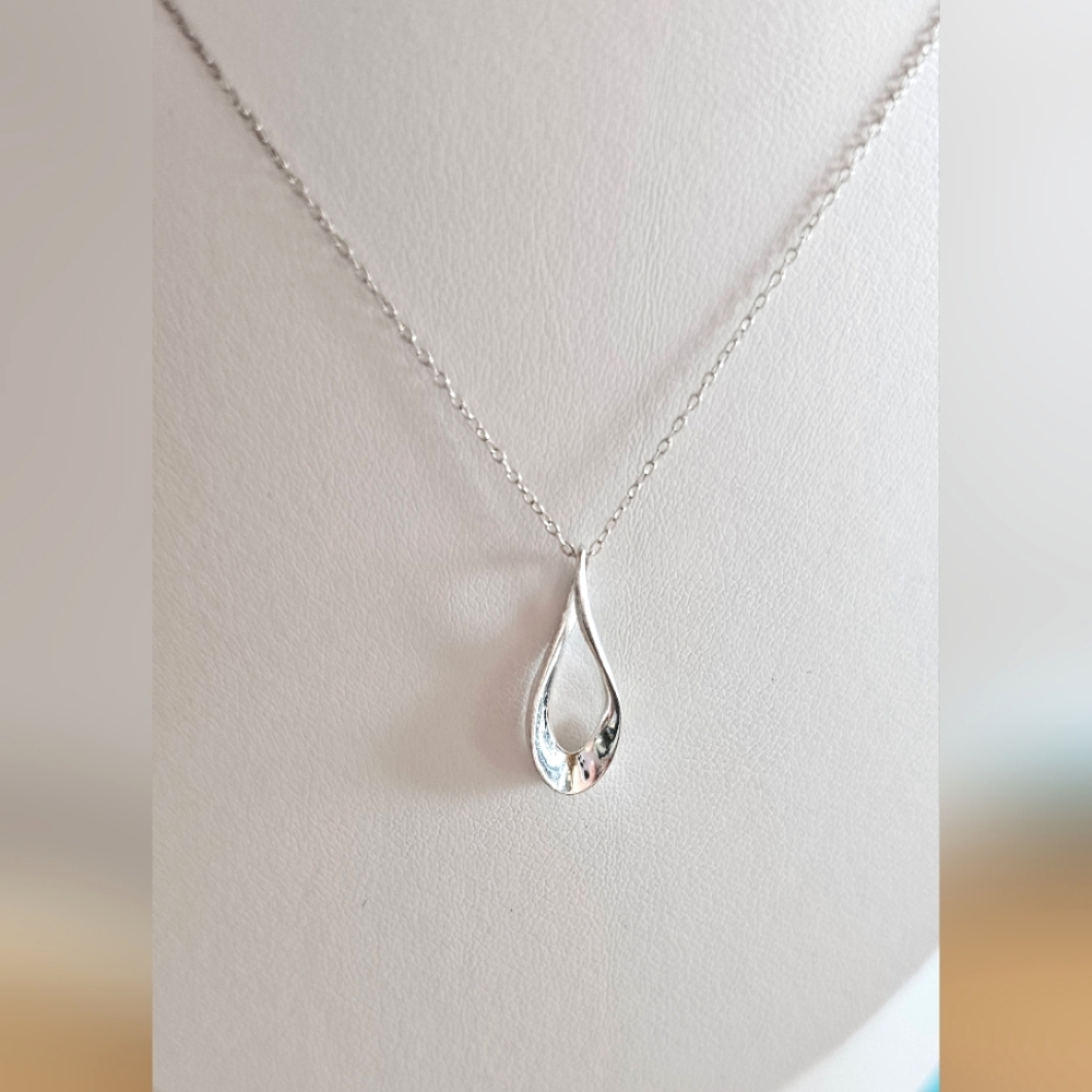VTG Sterling Pendant Necklace